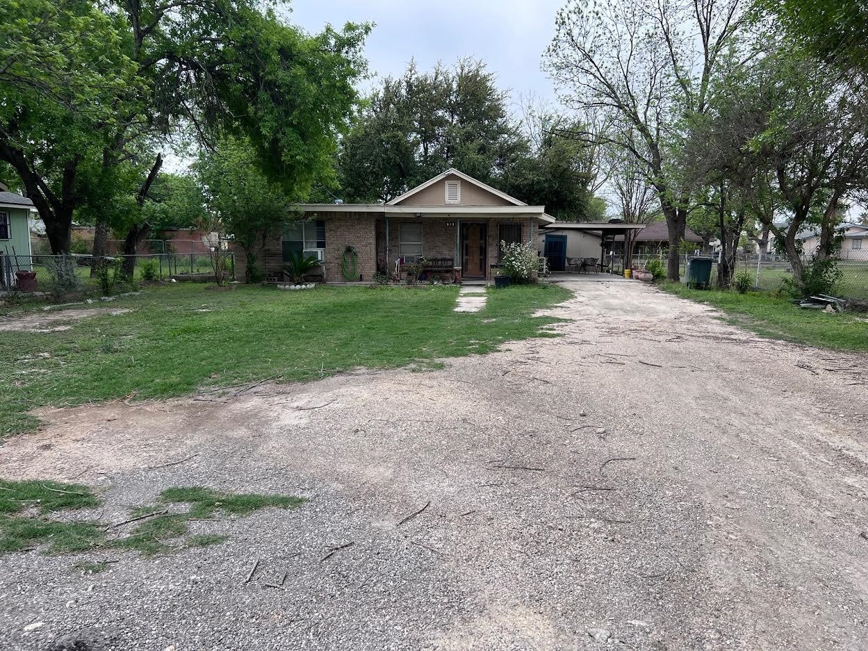 Image 5 of 19 For 810 4th W 