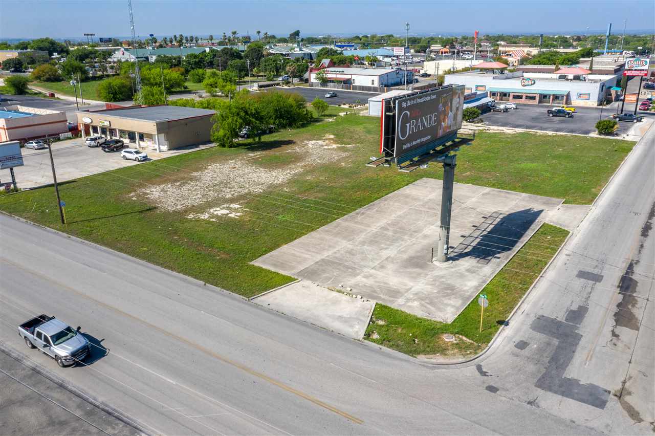 Image 5 of 15 For 2122 Bedell  
