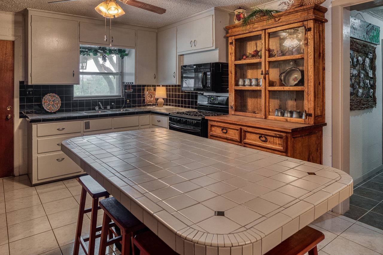Image 18 of 48 For 806 Camino Real St.