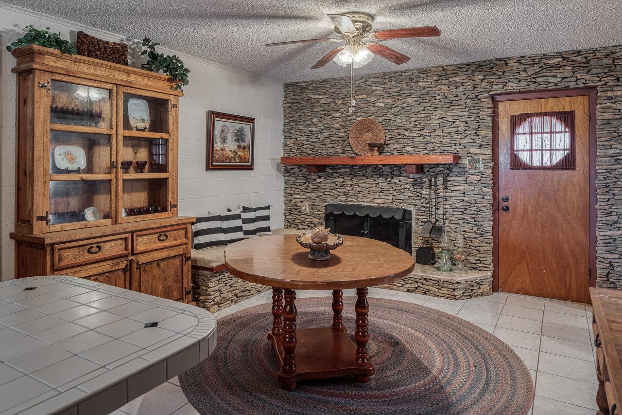 Image 21 of 48 For 806 Camino Real St.