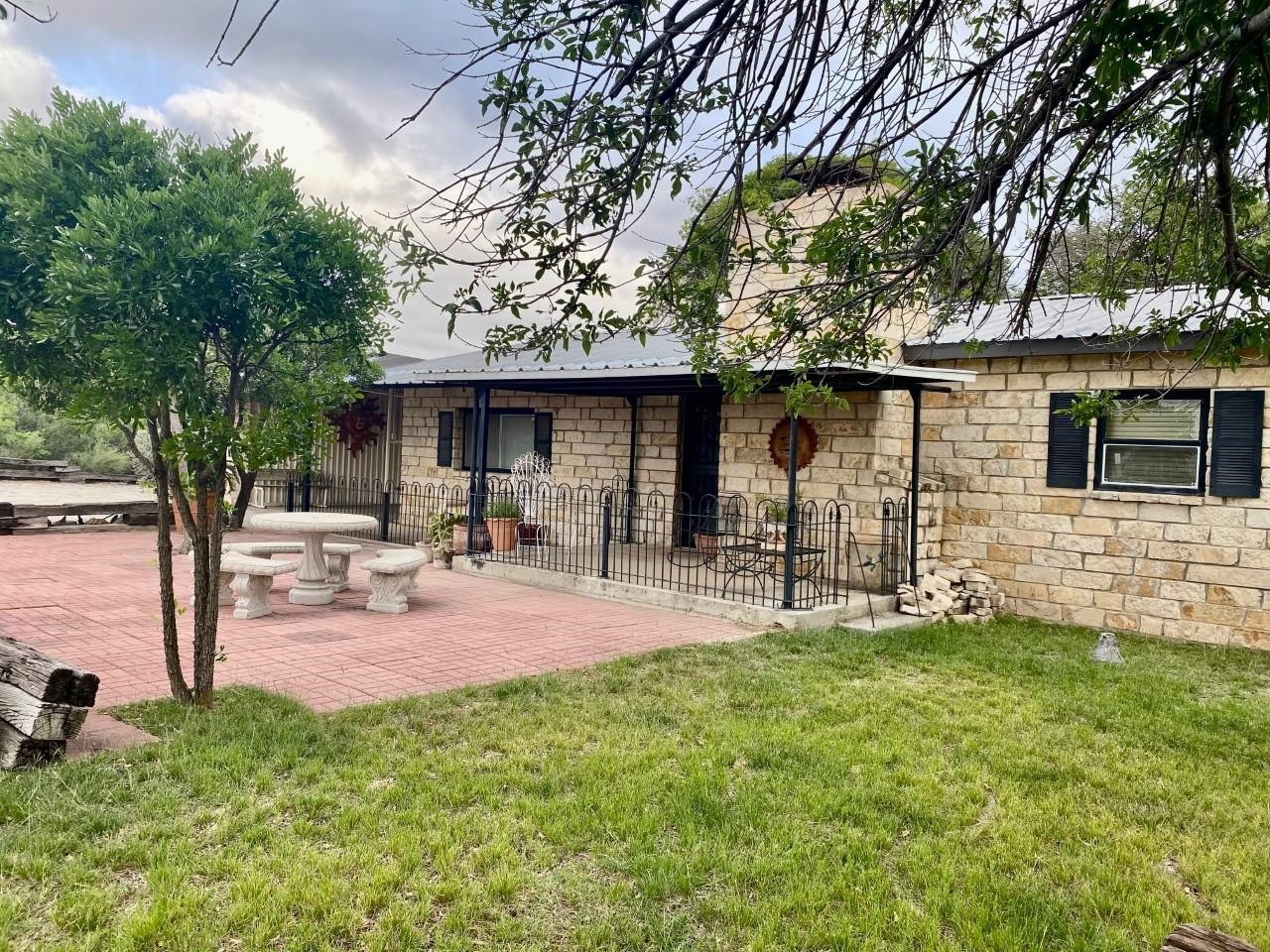 Image 3 of 48 For 806 Camino Real St.