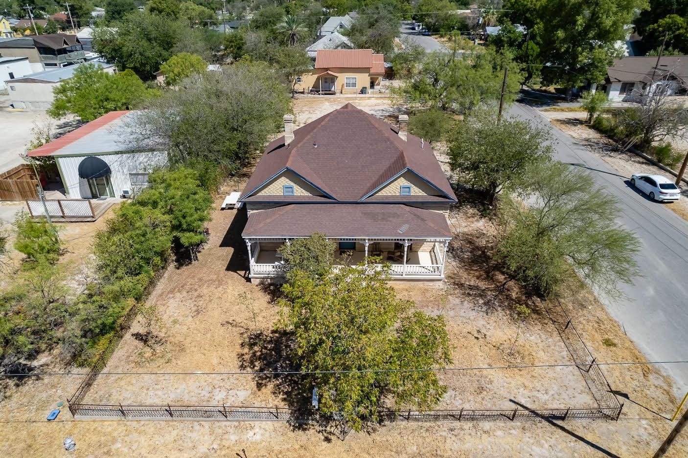 Image 11 of 36 For 110 2nd E 