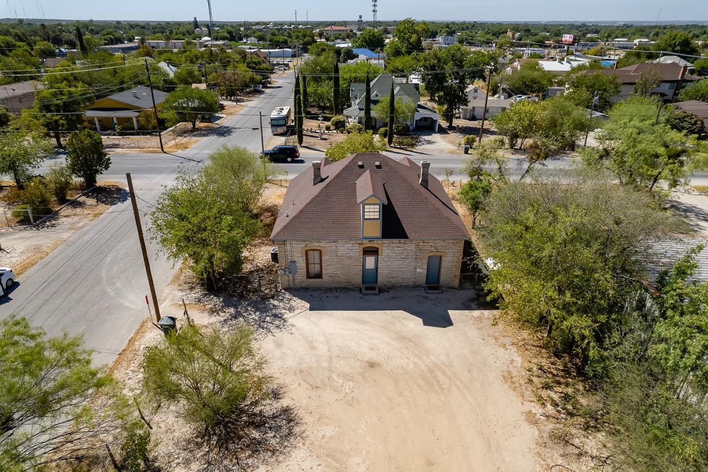 Image 5 of 36 For 110 2nd E 