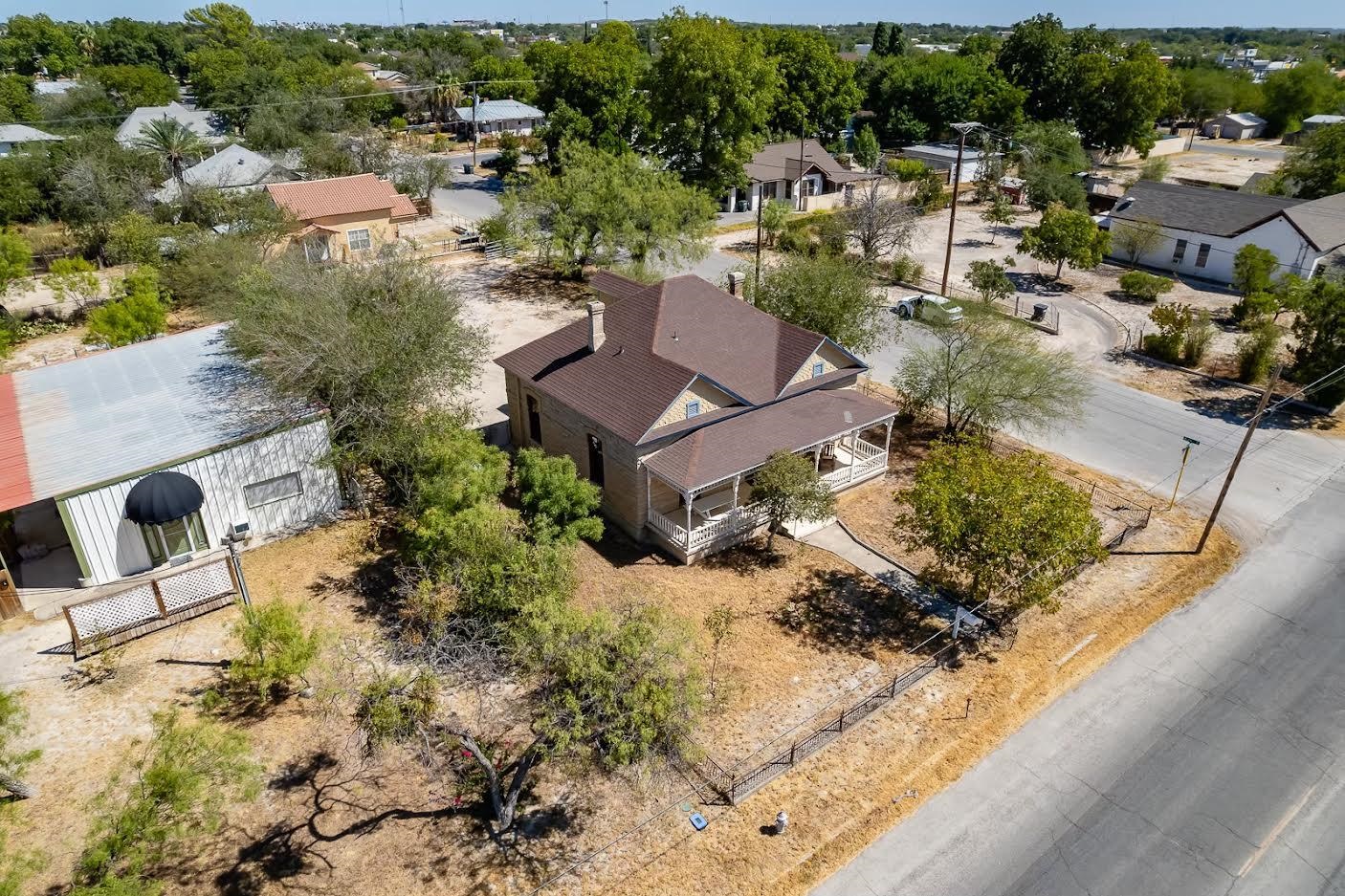 Image 6 of 36 For 110 2nd E 