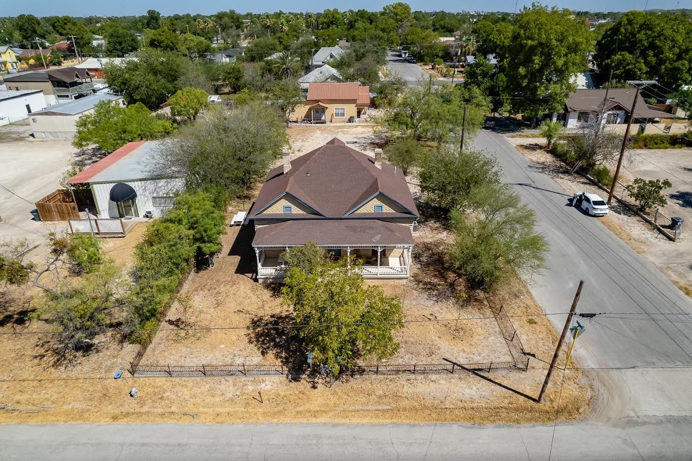 Image 7 of 36 For 110 2nd E 