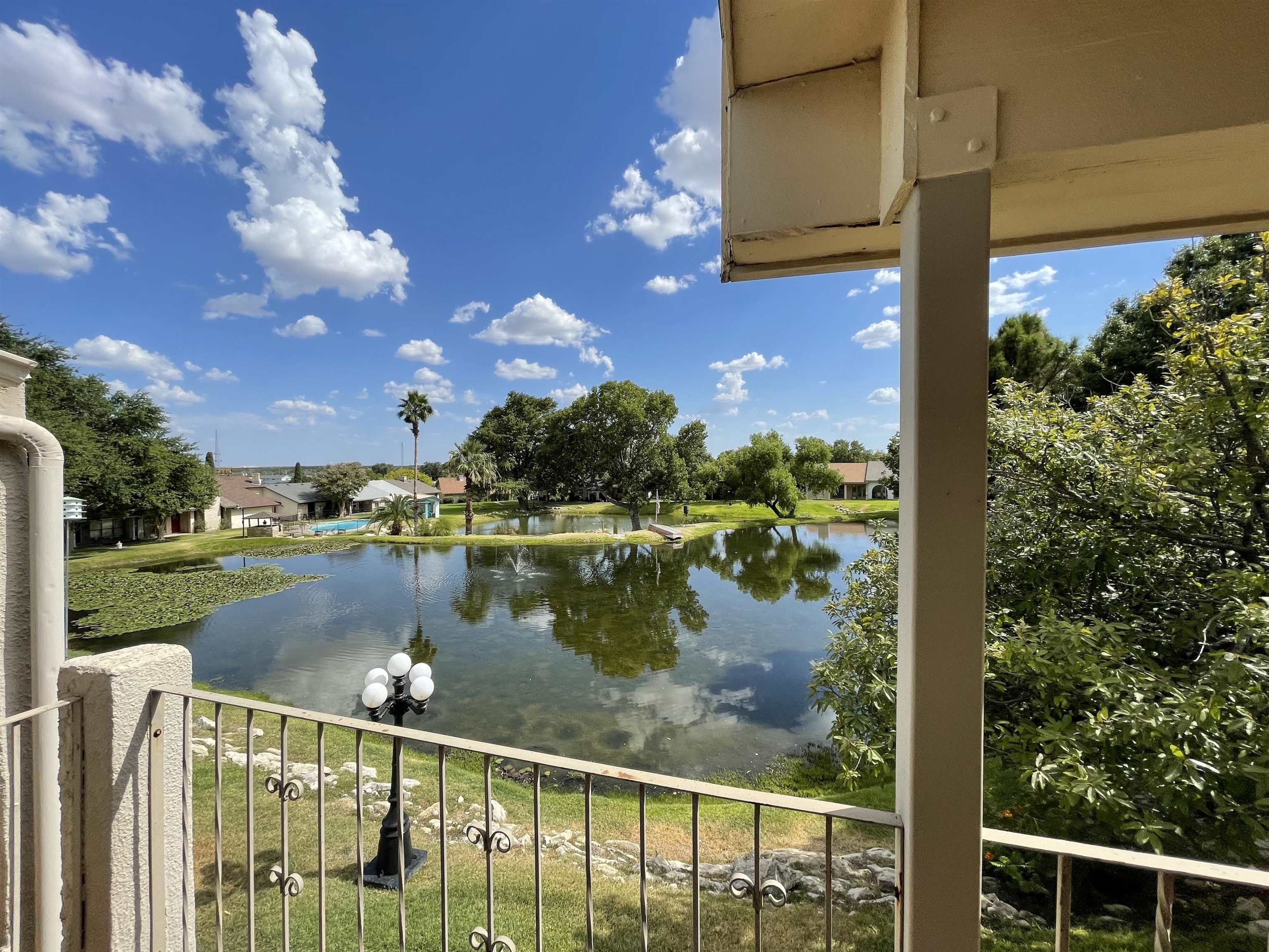 Image 45 of 48 For 112 Hackberry Ln 27