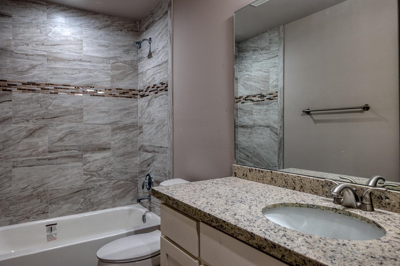 Image 22 of 26 For 1159 Cantu W