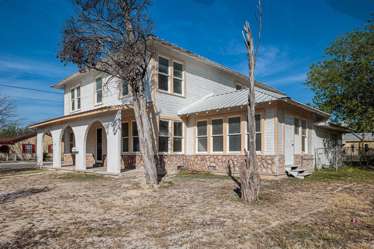 Details for 300 3rd E , Del Rio, TX 78840