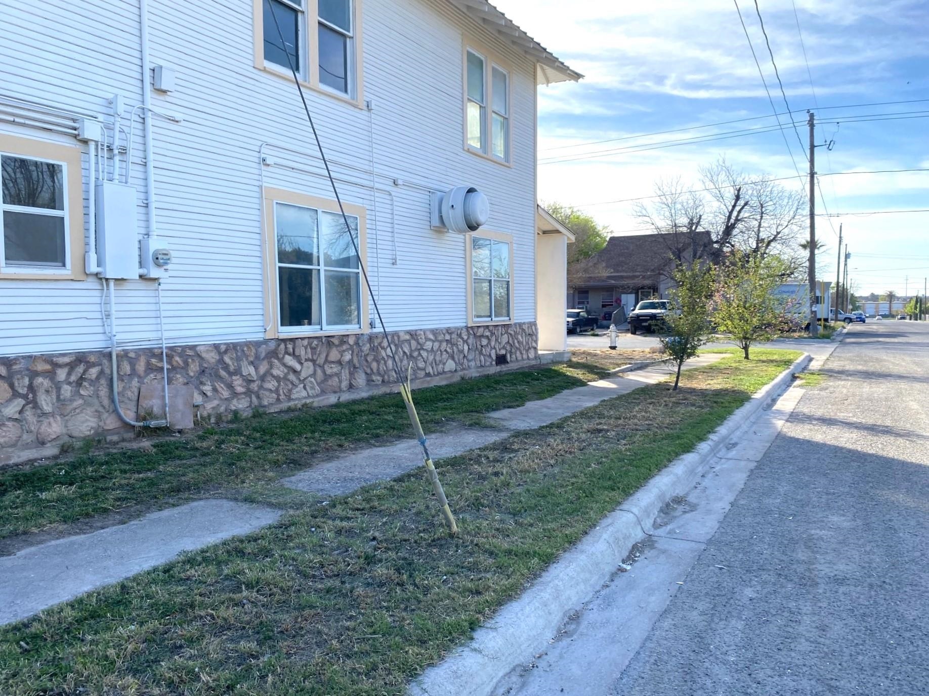 Image 14 of 18 For 300 3rd E 