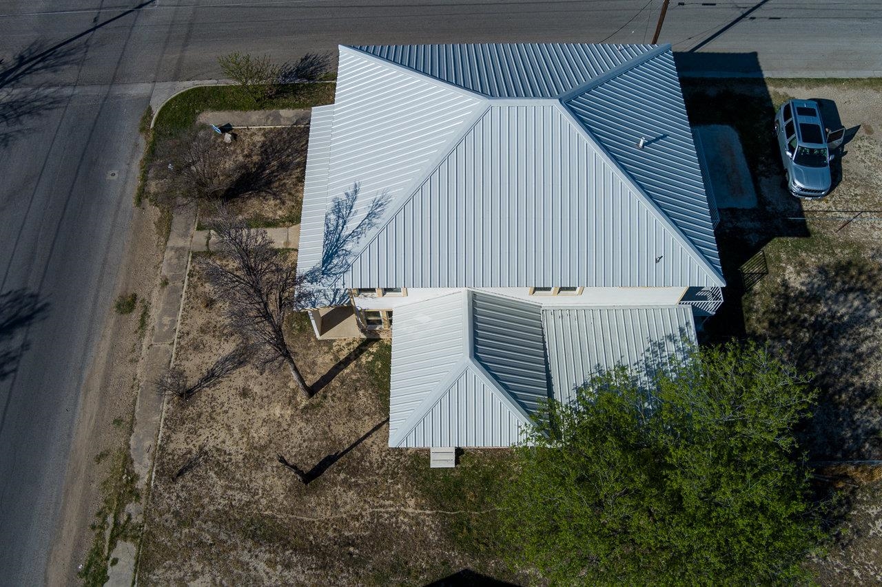 Image 17 of 18 For 300 3rd E 