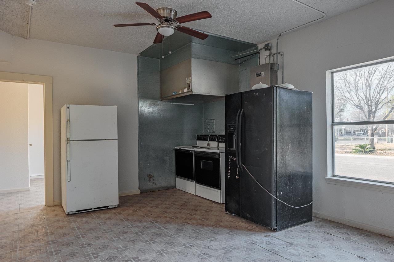 Image 8 of 18 For 300 3rd E 