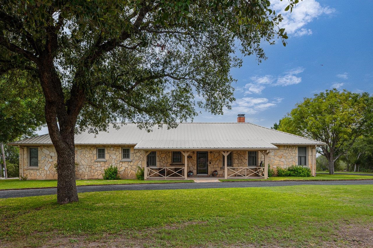 Details for 202 Mcclain  , Brackettville, TX 78832