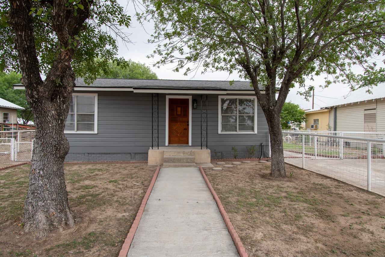 Details for 702 2nd Street E, Del Rio, TX 78840