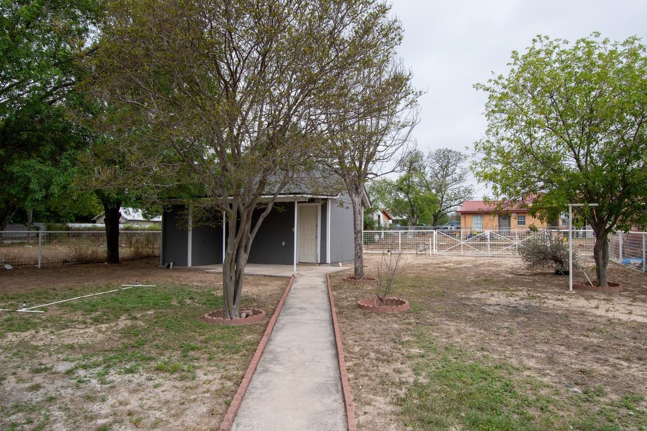 Image 28 of 46 For 702 2nd Street E