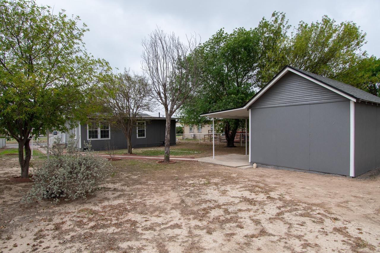 Image 31 of 46 For 702 2nd Street E