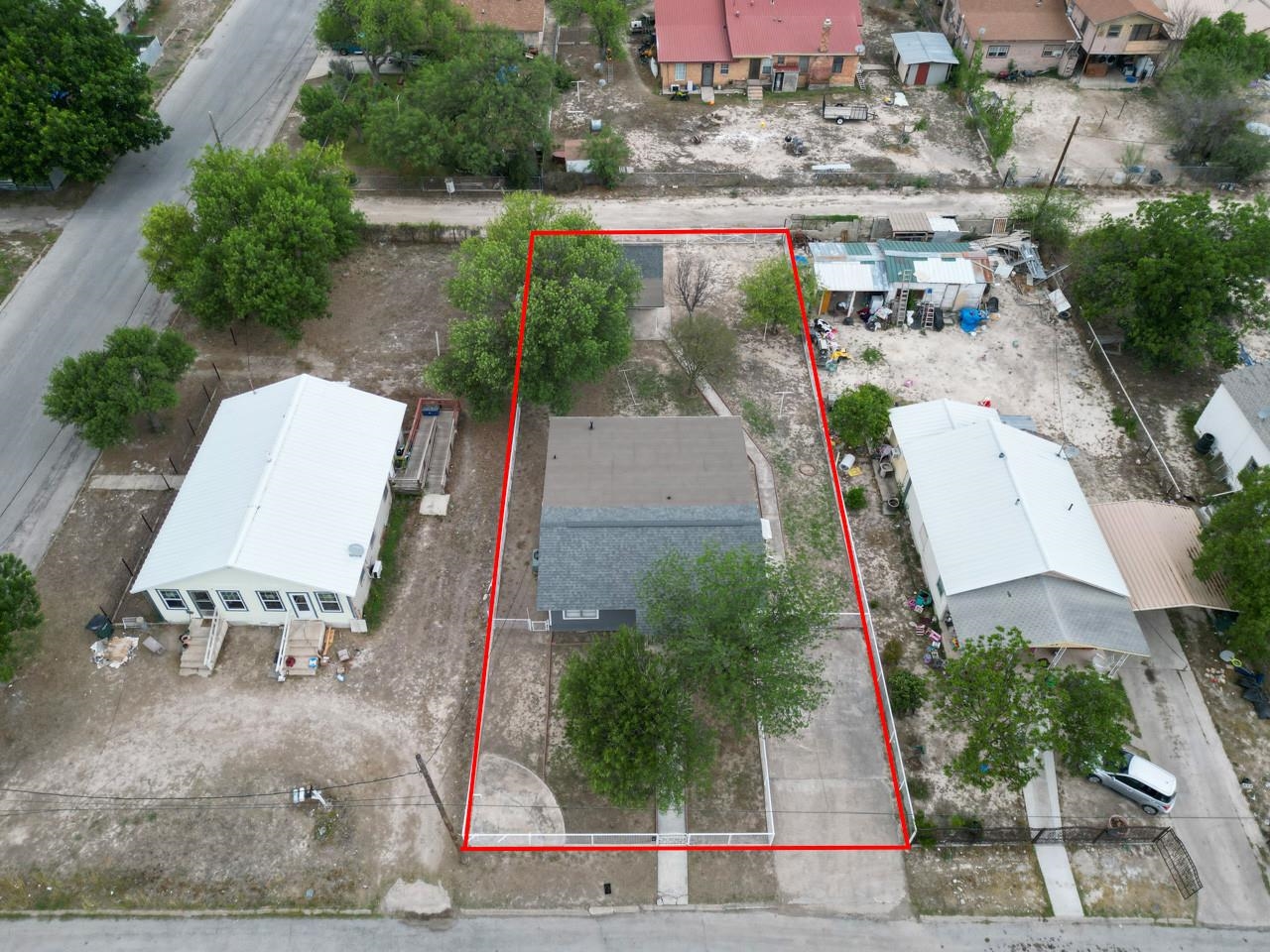 Image 37 of 46 For 702 2nd Street E