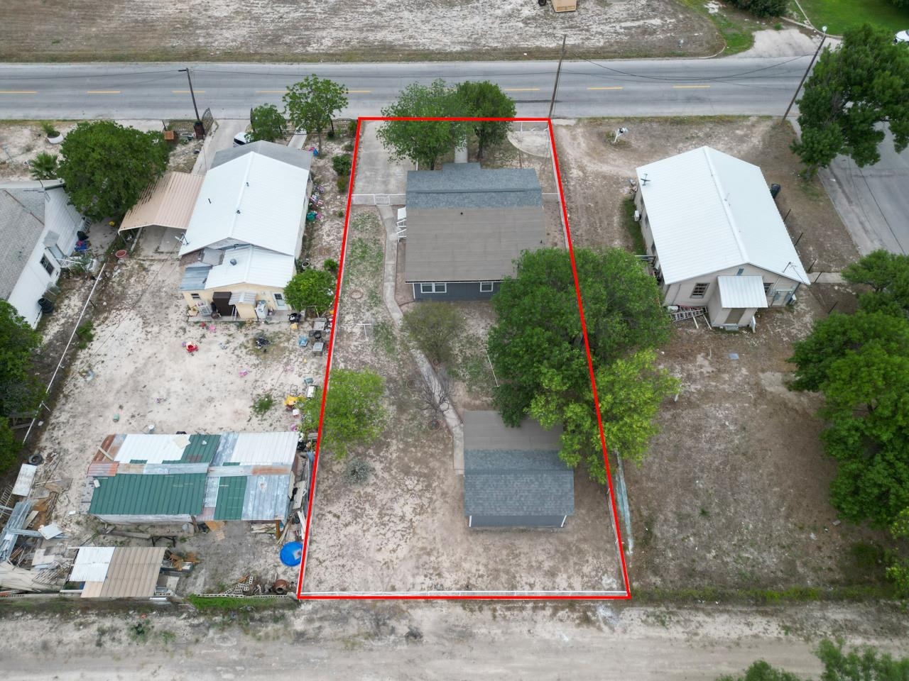 Image 38 of 46 For 702 2nd Street E