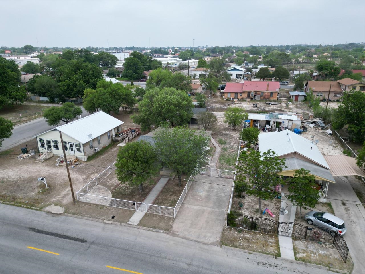 Image 44 of 46 For 702 2nd Street E