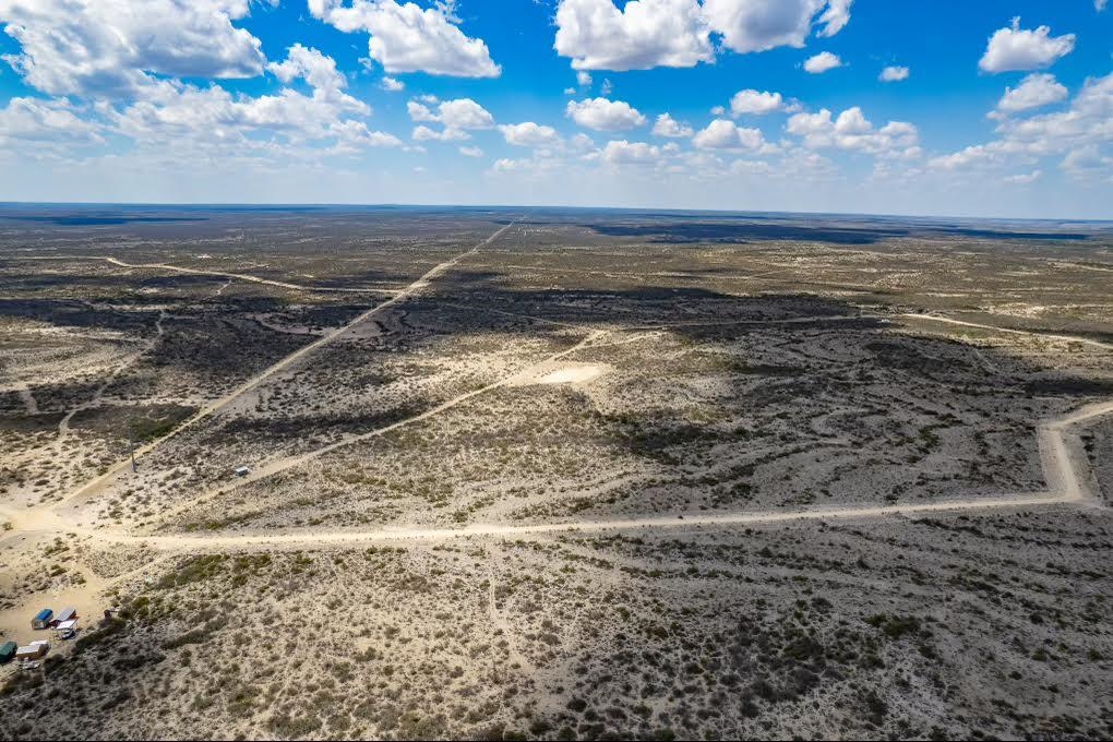 Image 11 of 18 For 1027 Lobo  