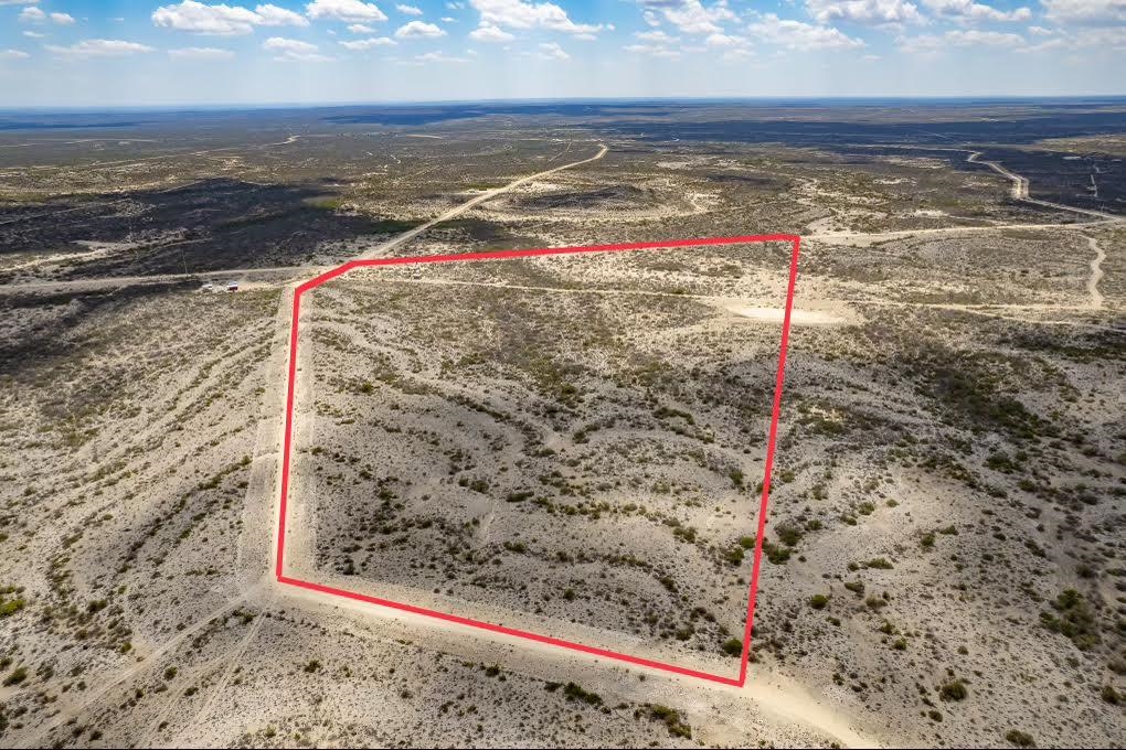 Image 13 of 18 For 1027 Lobo  