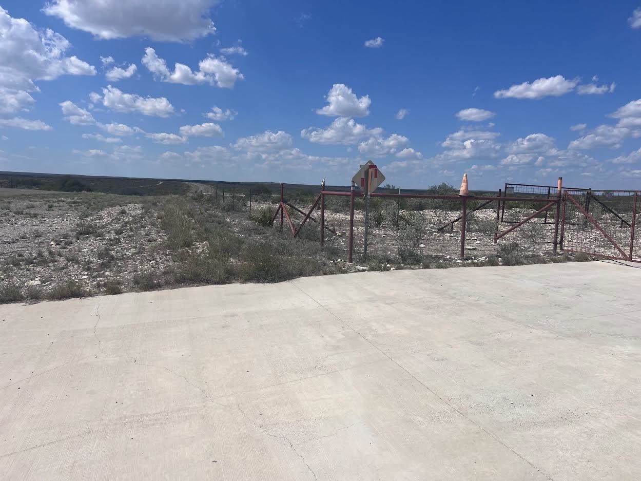 Image 3 of 18 For 1027 Lobo  