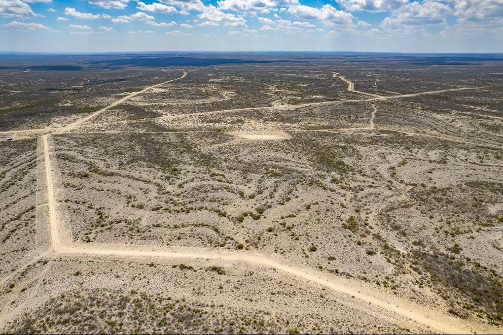 Image 8 of 18 For 1027 Lobo  