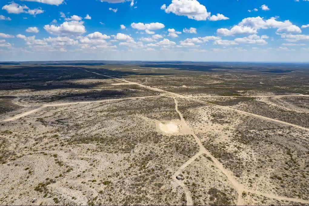 Image 9 of 18 For 1027 Lobo  