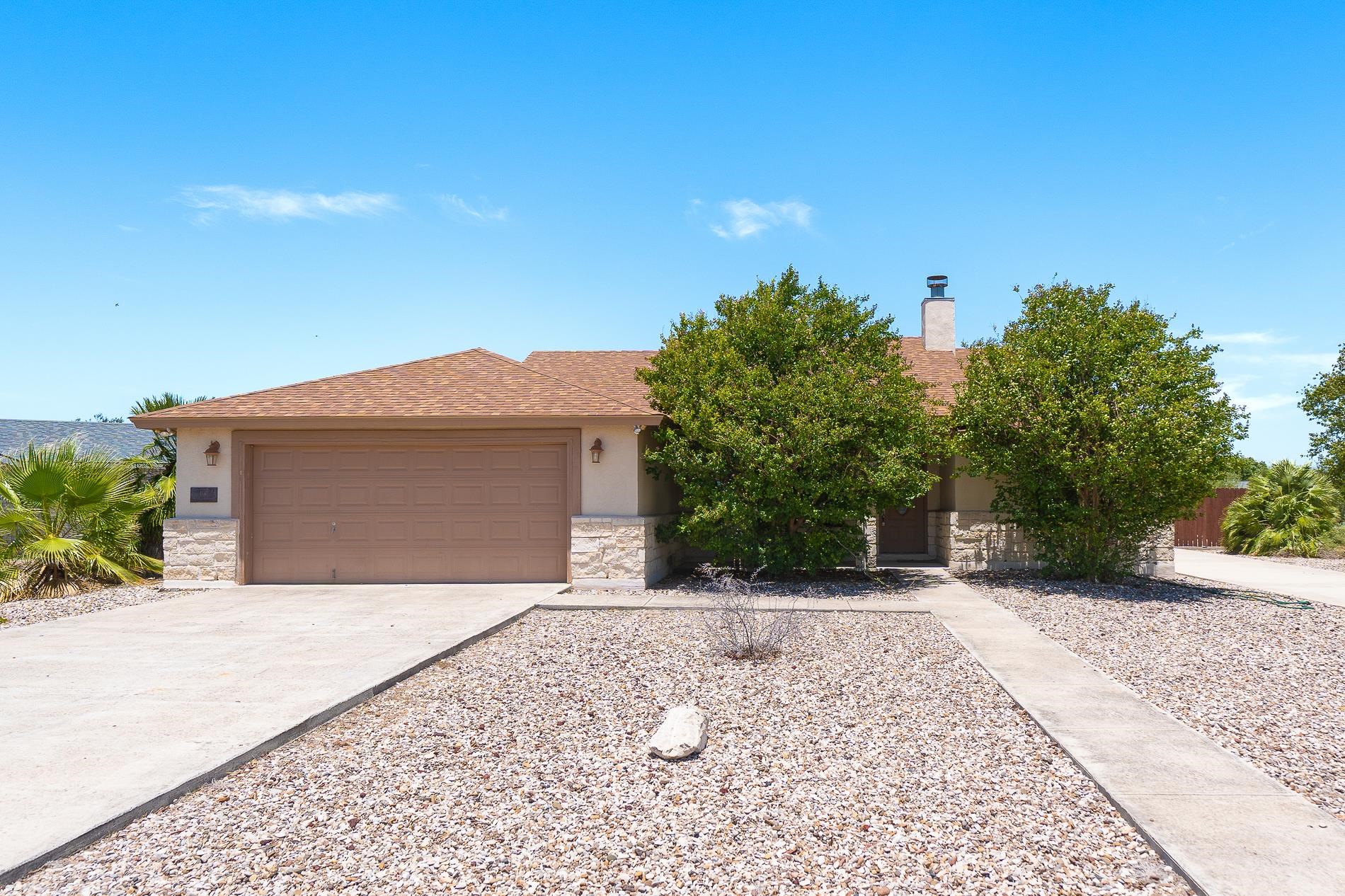 Details for 405 El Lago Camino Dr, Del Rio, TX 78840