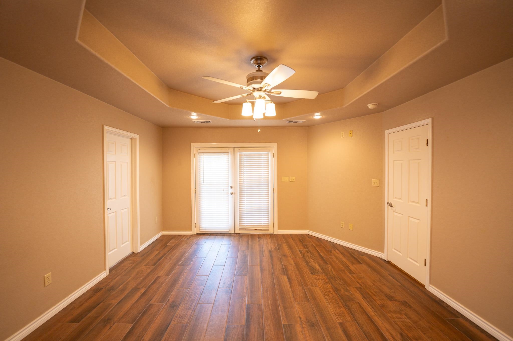 Image 11 of 24 For 405 El Lago Camino Dr
