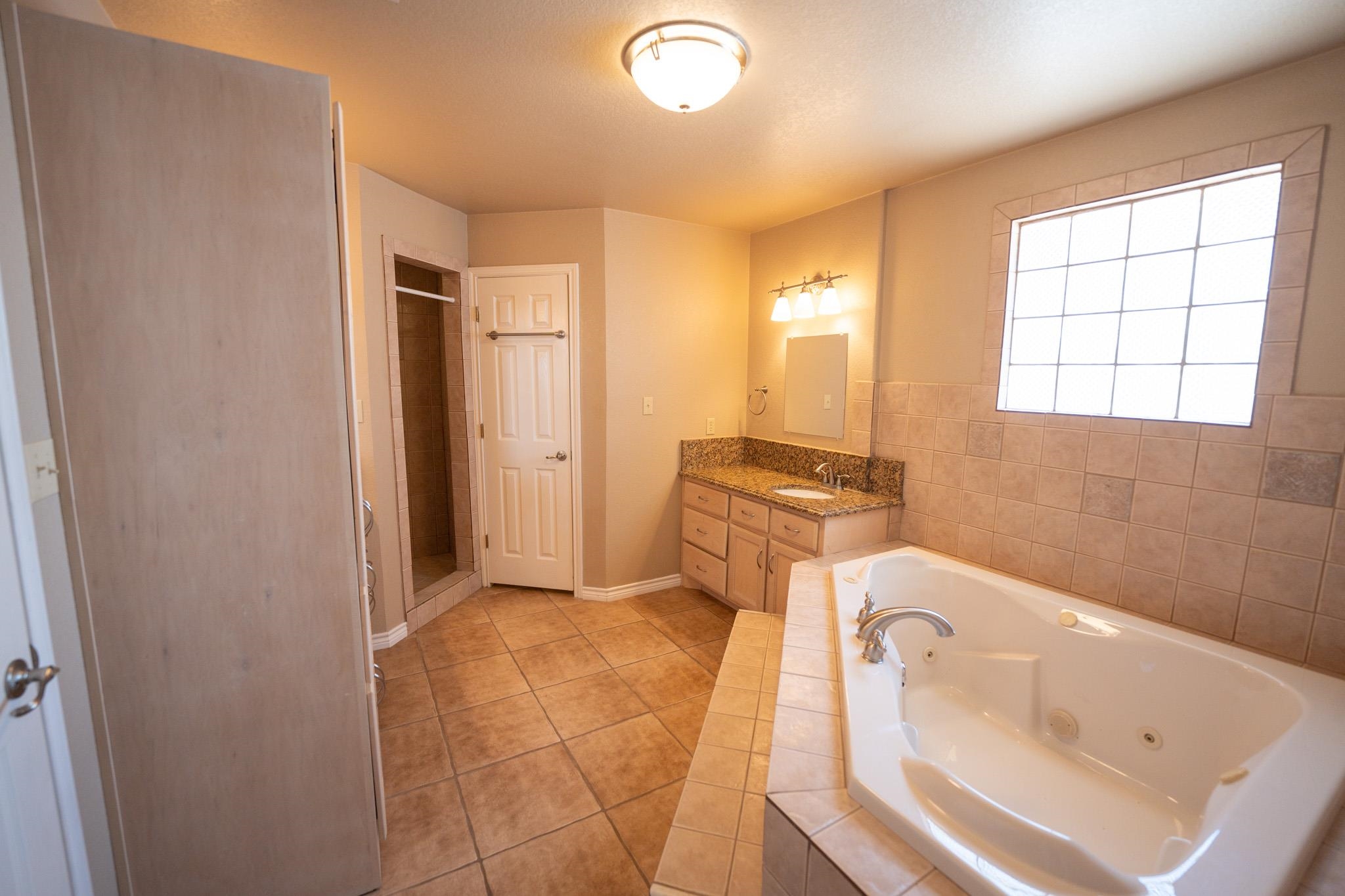 Image 13 of 24 For 405 El Lago Camino Dr