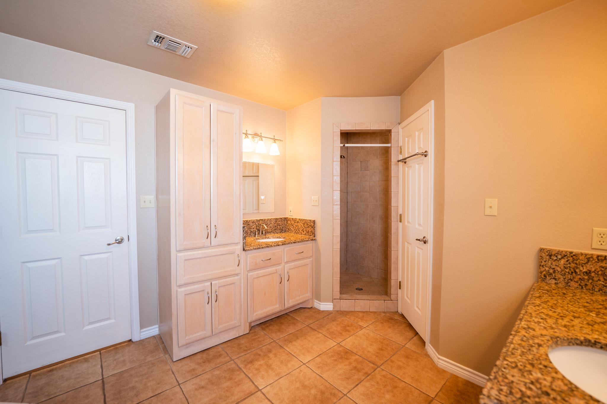 Image 14 of 24 For 405 El Lago Camino Dr