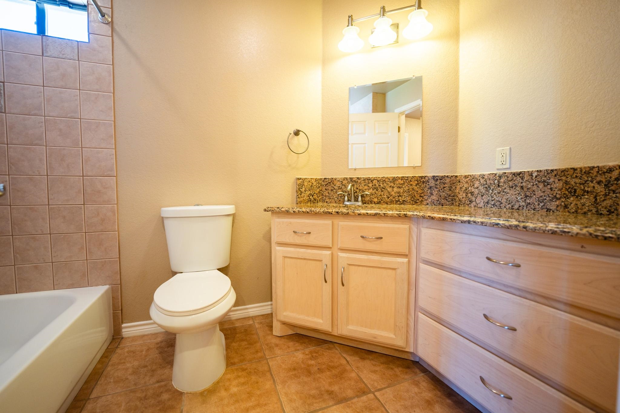 Image 18 of 24 For 405 El Lago Camino Dr