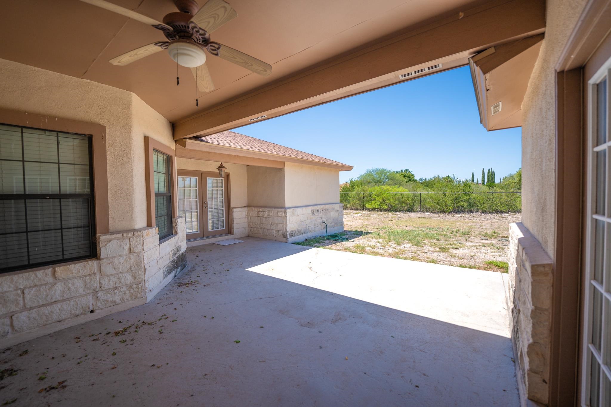 Image 22 of 24 For 405 El Lago Camino Dr