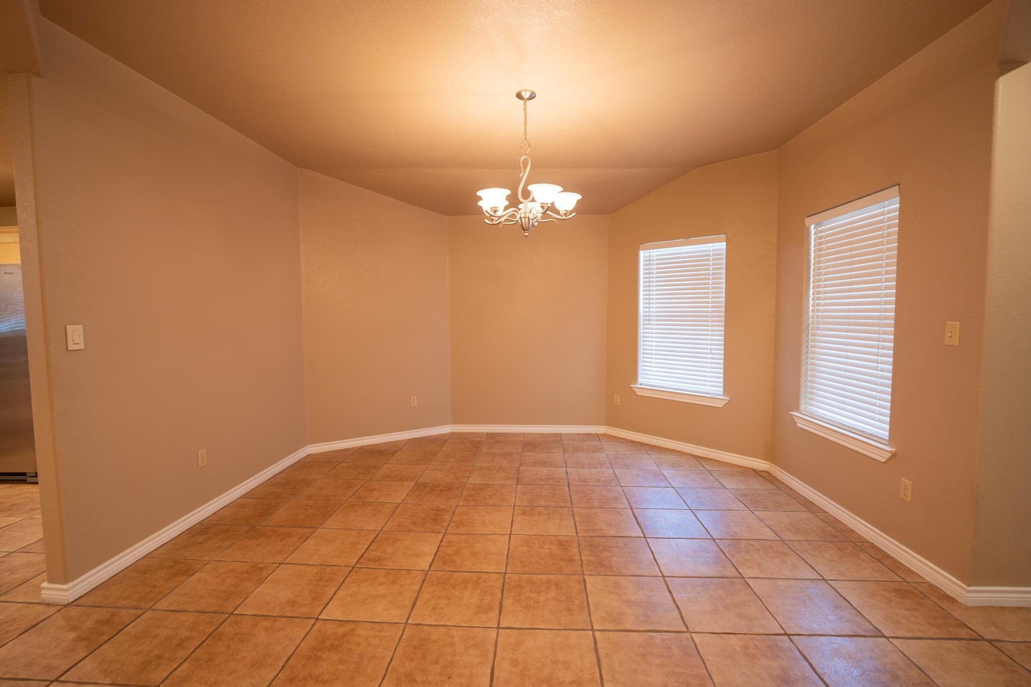 Image 6 of 24 For 405 El Lago Camino Dr