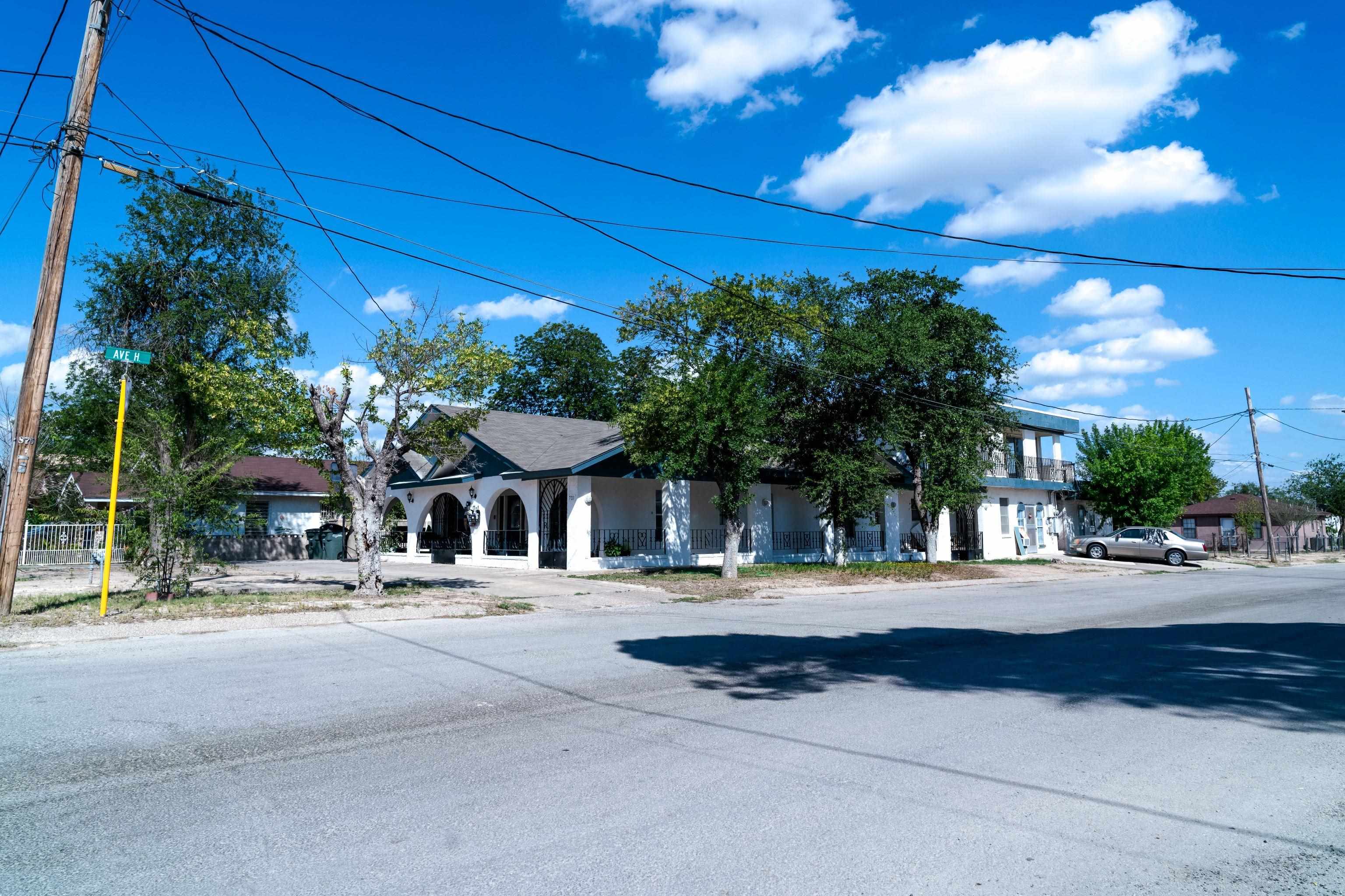 Image 2 of 33 For 701 6th Street E