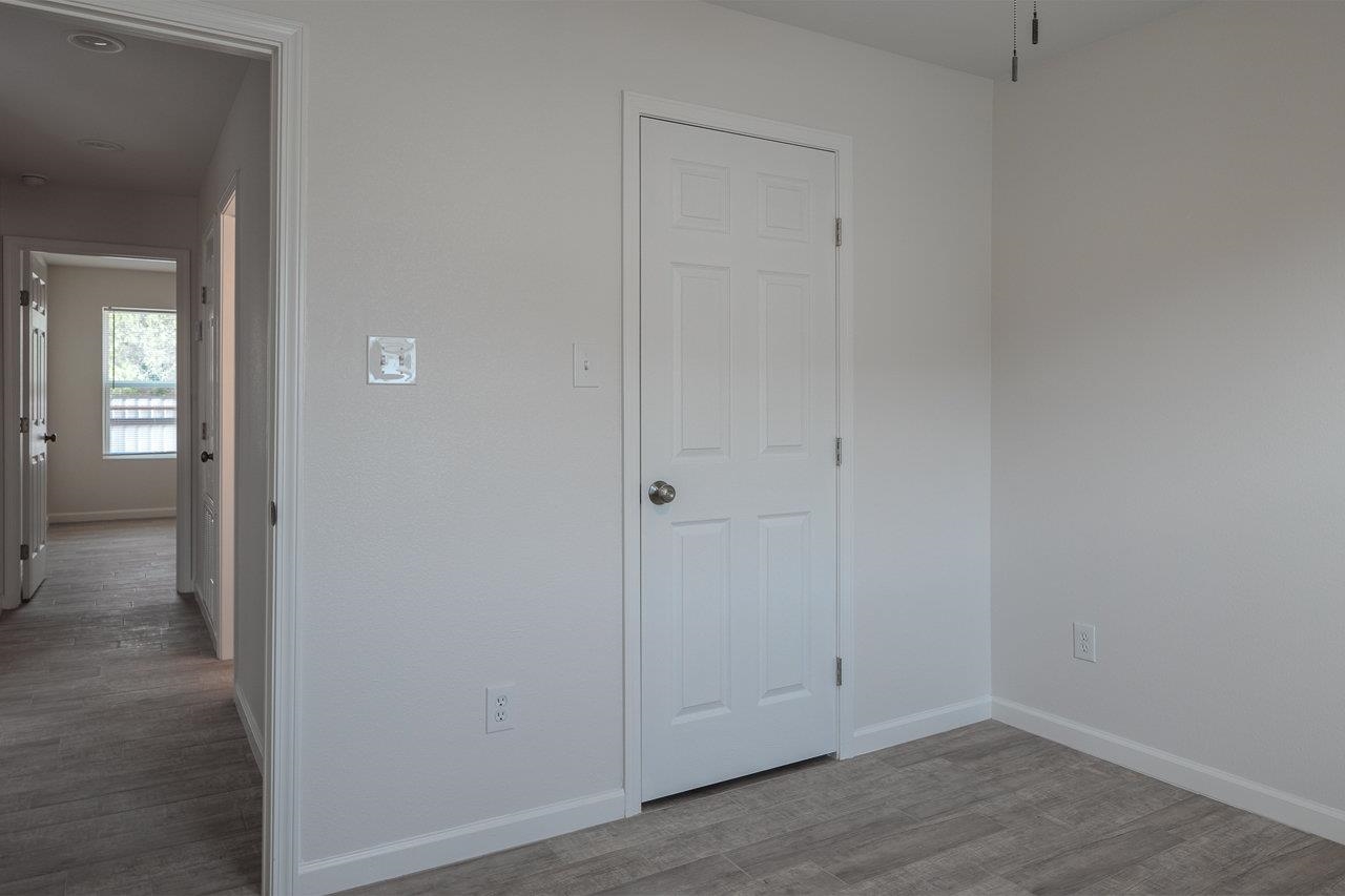 Image 10 of 19 For 105 Texas Dr Unit A