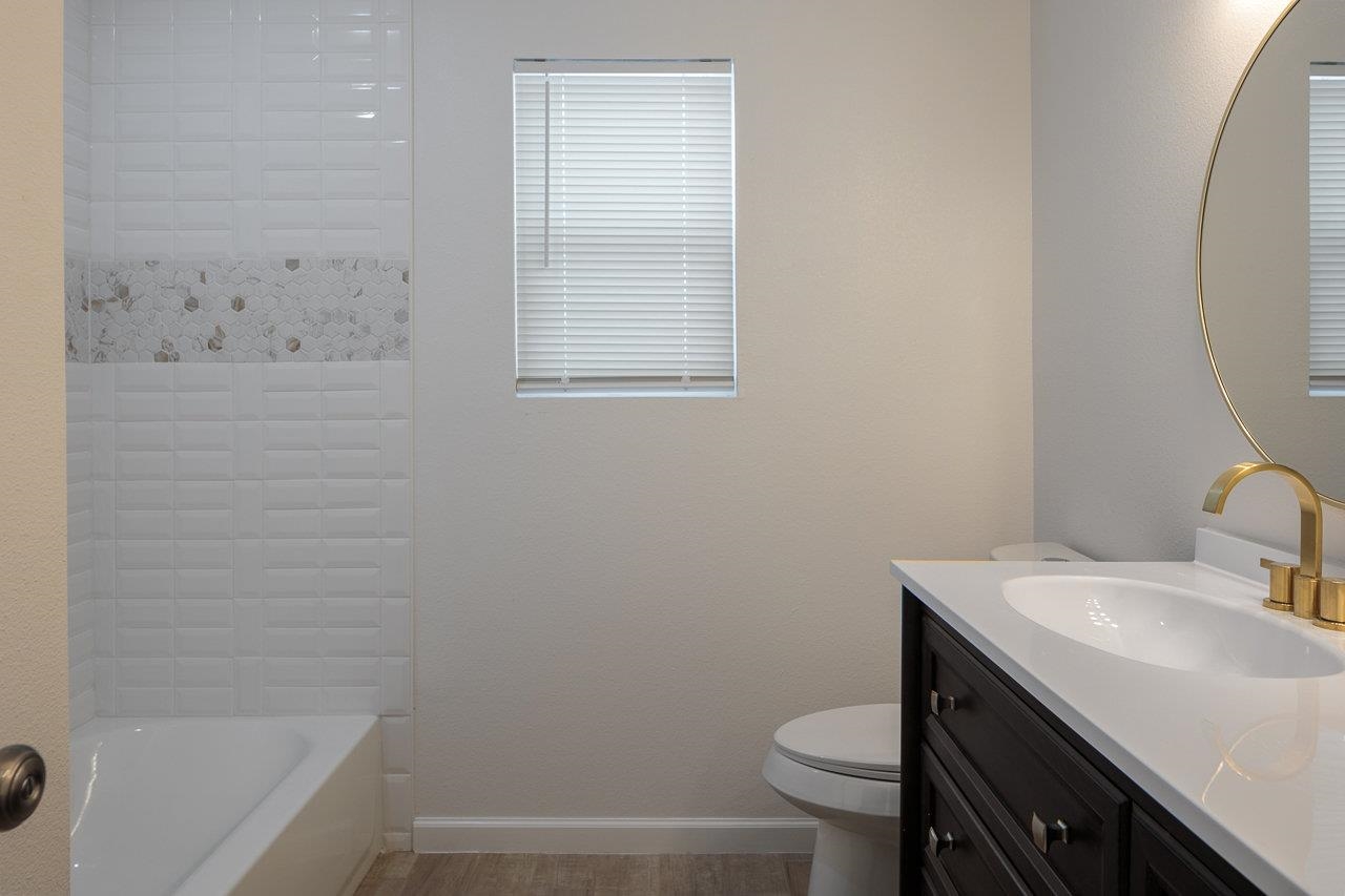 Image 11 of 19 For 105 Texas Dr Unit A