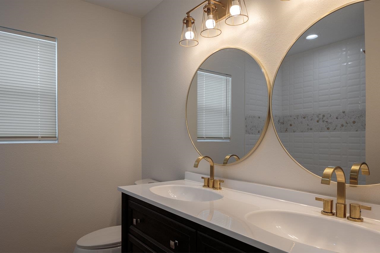Image 12 of 19 For 105 Texas Dr Unit A