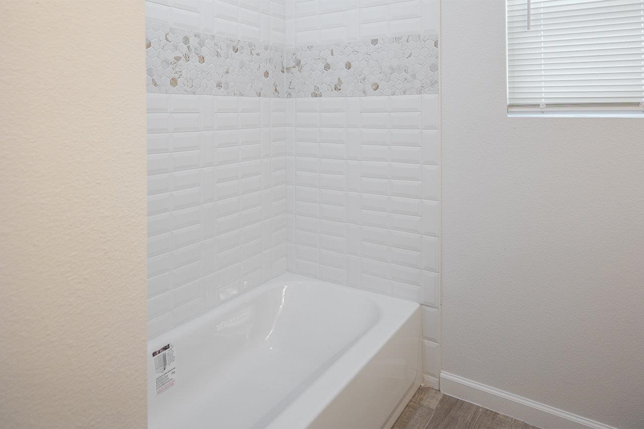 Image 13 of 19 For 105 Texas Dr Unit A