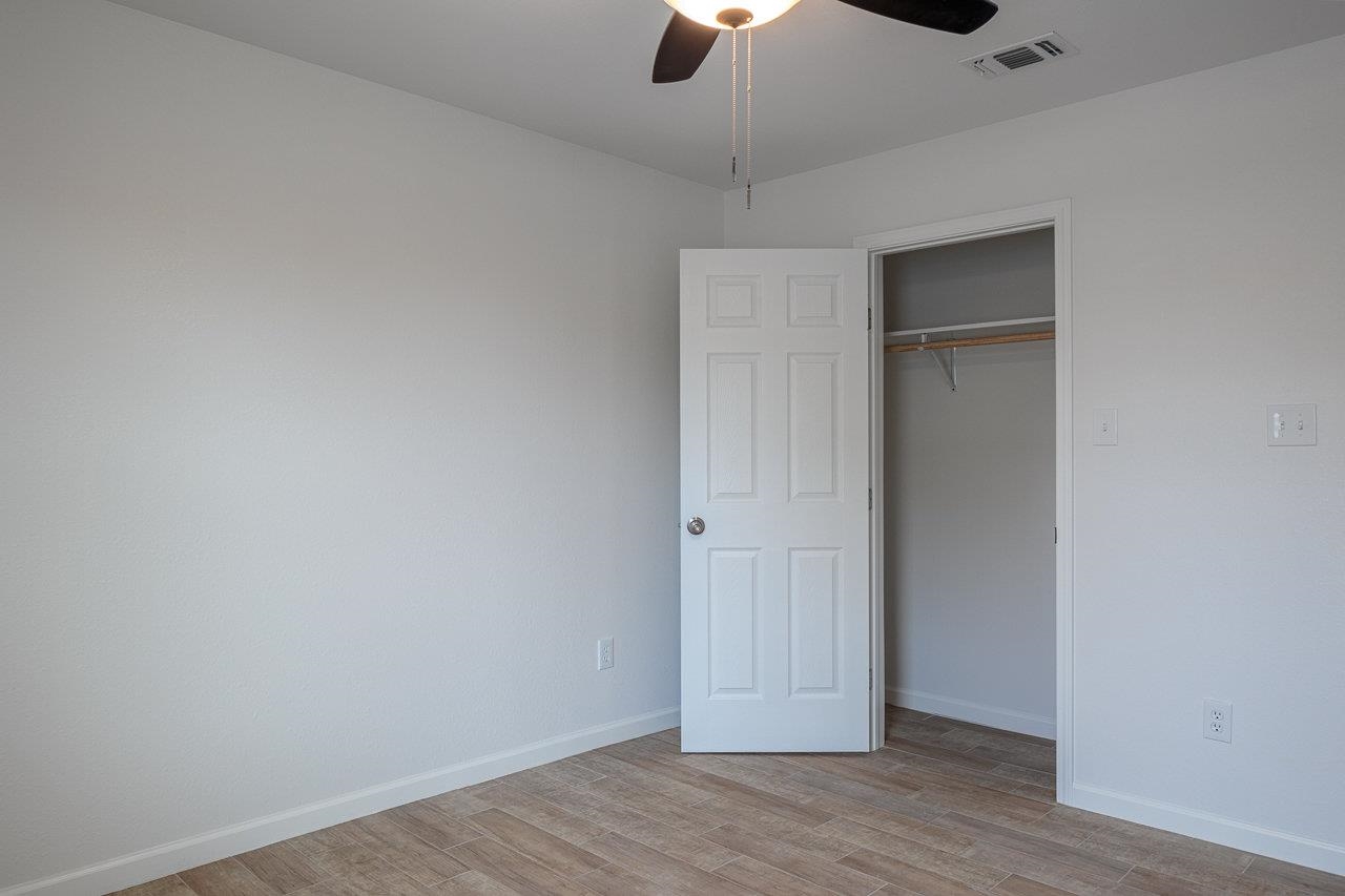 Image 17 of 19 For 105 Texas Dr Unit A