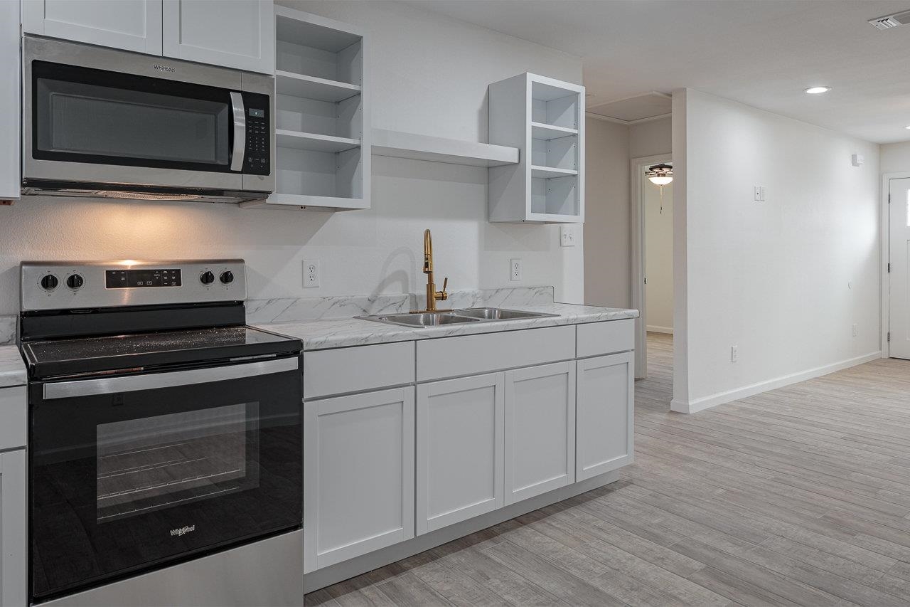 Image 4 of 19 For 105 Texas Dr Unit A