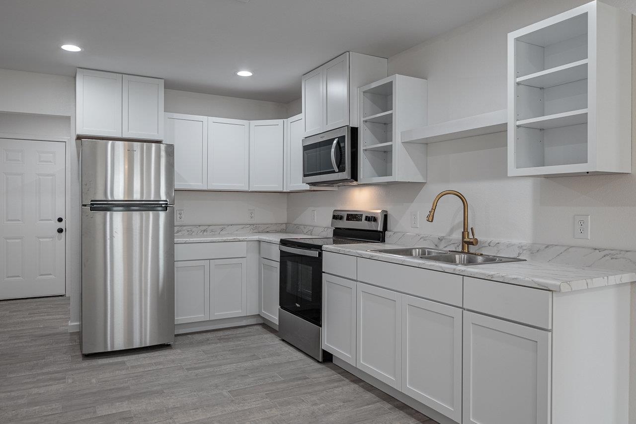 Image 7 of 19 For 105 Texas Dr Unit A