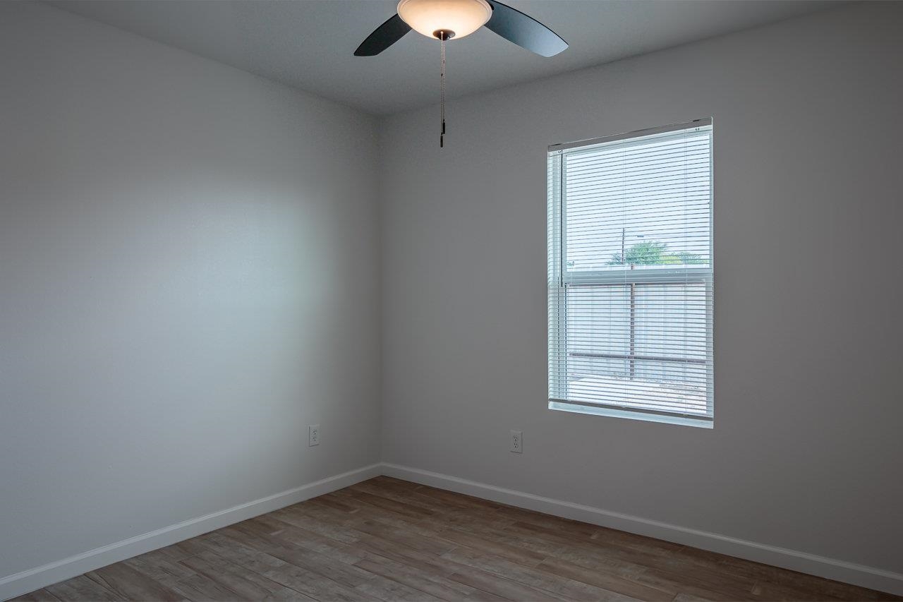 Image 9 of 19 For 105 Texas Dr Unit A