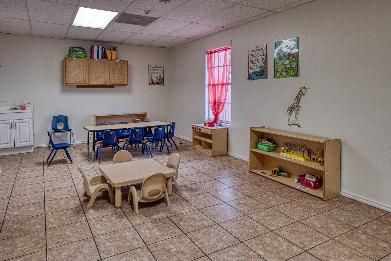 Image 10 of 40 For 1011 Dr. Fermin Calderon