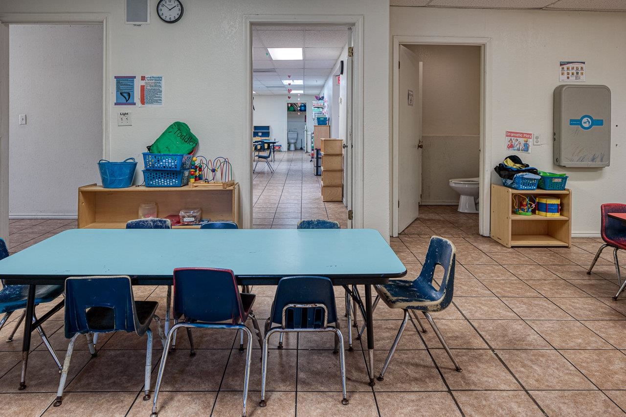 Image 17 of 40 For 1011 Dr. Fermin Calderon