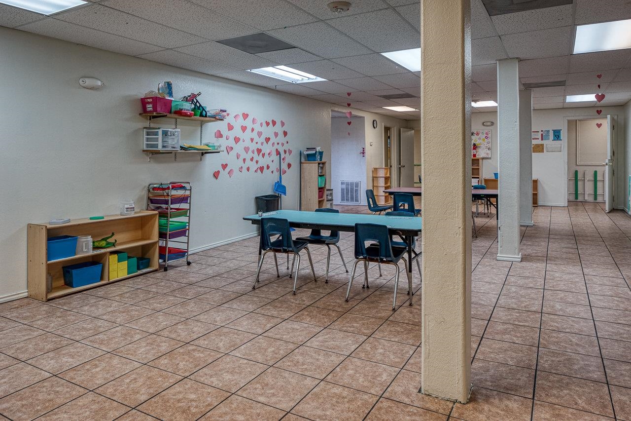 Image 23 of 40 For 1011 Dr. Fermin Calderon
