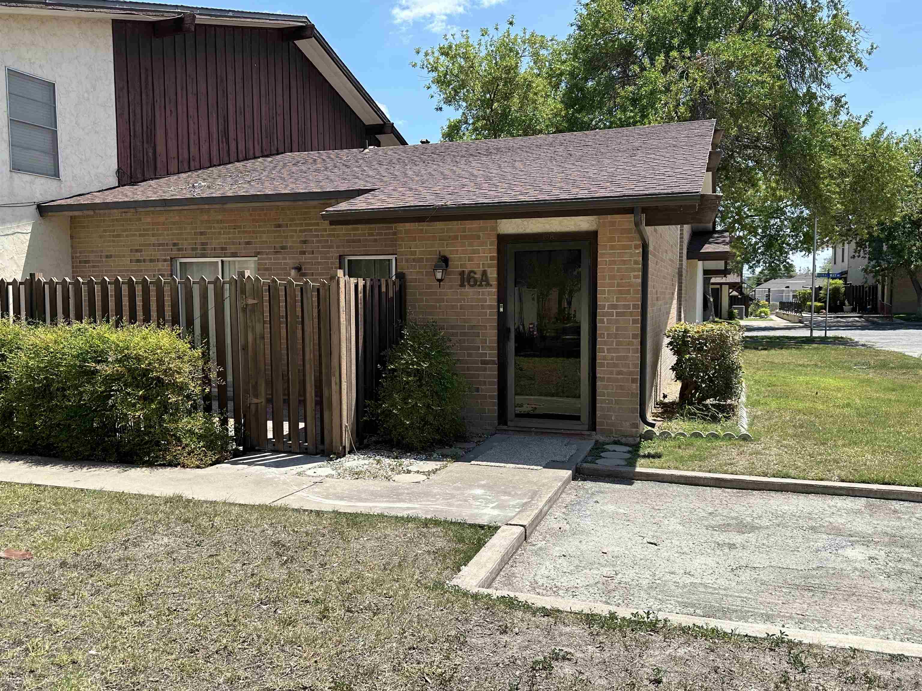 Details for 100 Royal 16a, Del Rio, TX 78840