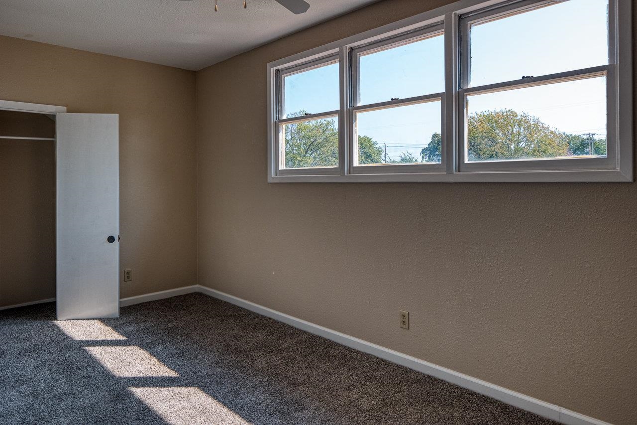 Image 17 of 40 For 109 Fox Drive