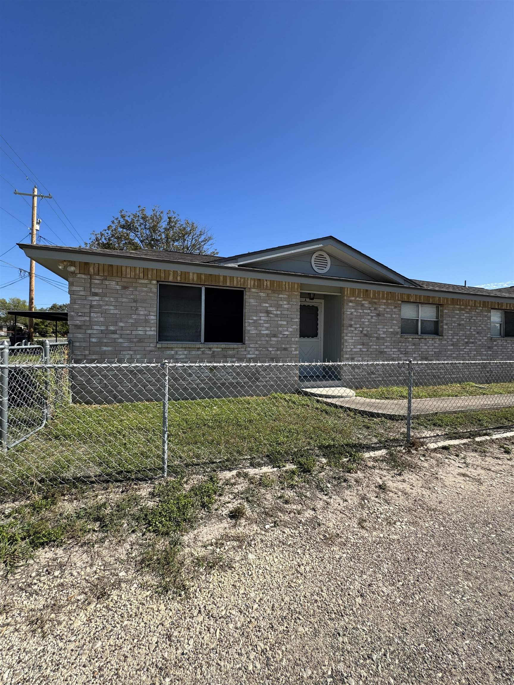 Details for 402 10th W , Del Rio, TX 78840