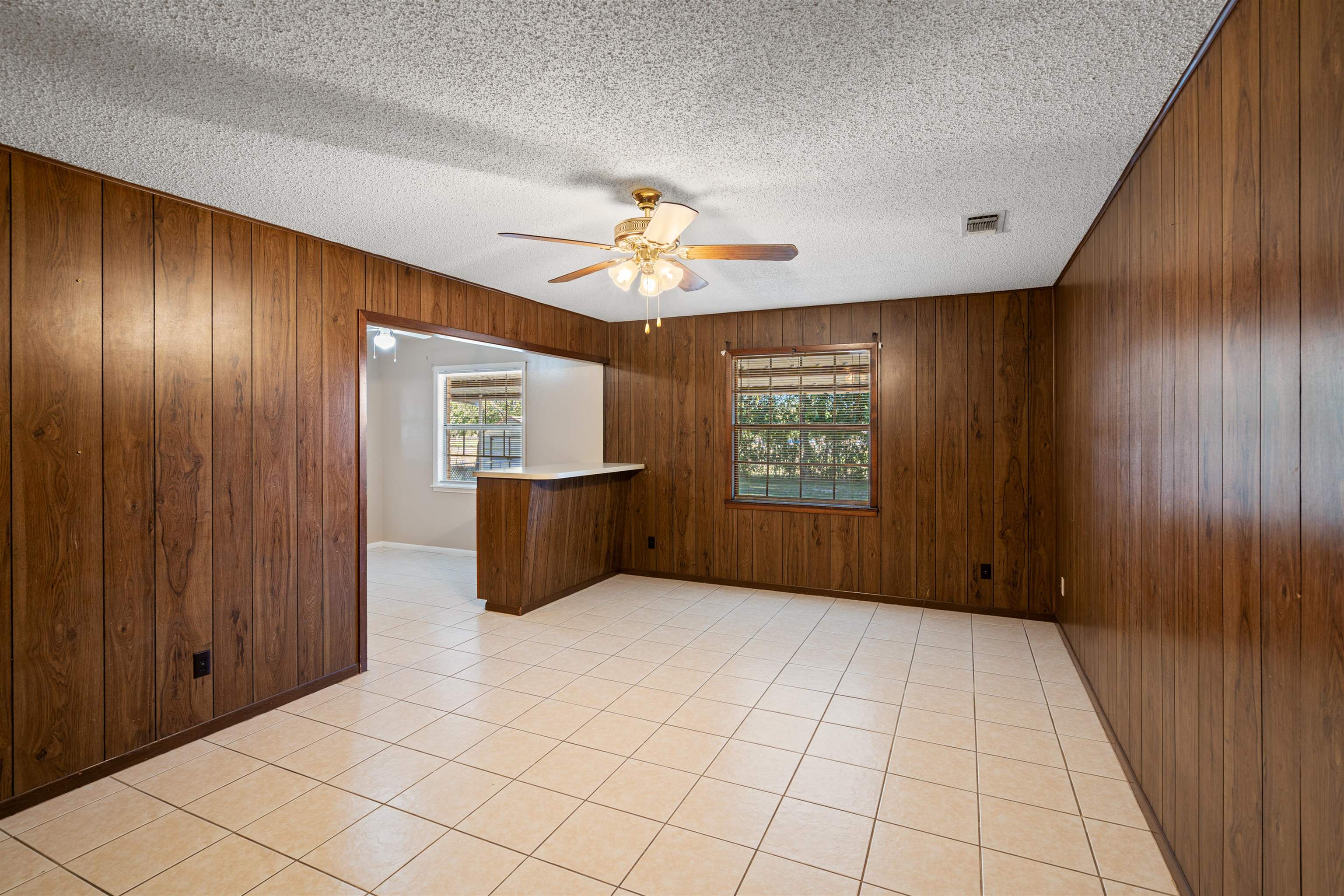 Image 5 of 16 For 324 Strickland W